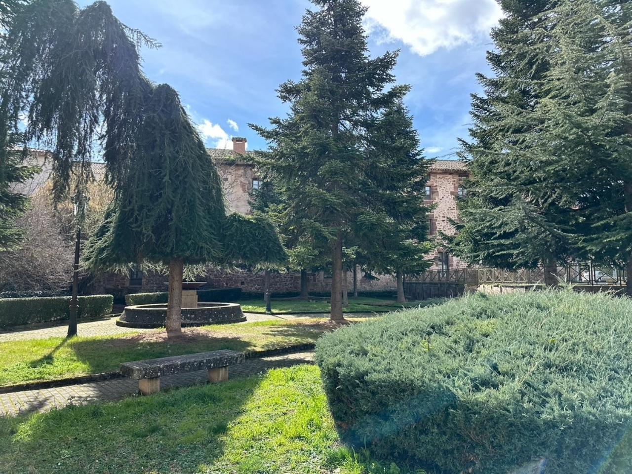Hotel Y Albergue Real Fabrica De Ezcaray Εξωτερικό φωτογραφία